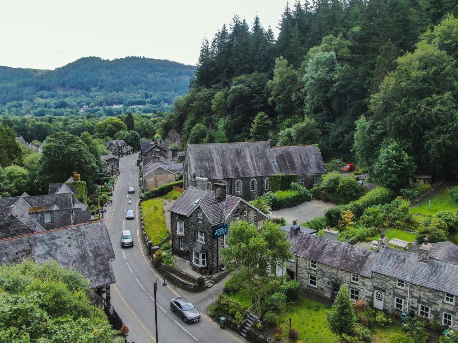 Hostel Base Camp Snowdonia, Gwersyll Cyntaf Eryri Betws-y-Coed Exteriér fotografie